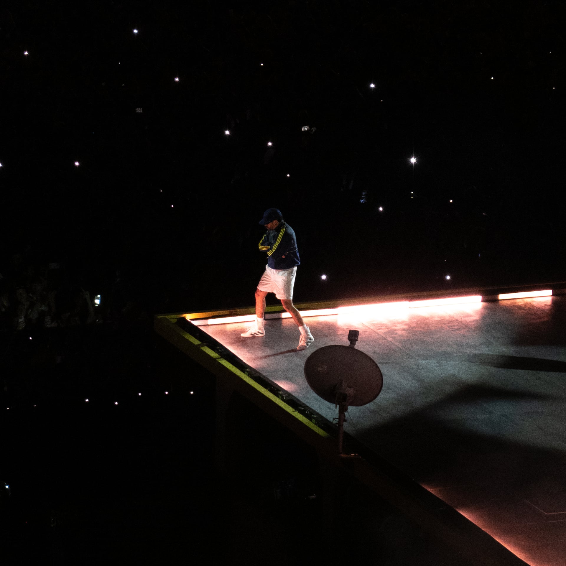 Bad Bunny — Concierto, Fotografía de Escenario (2025). Plate 7 de 9 · fotografía por Quim Miquel